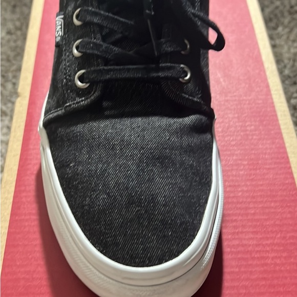 Vans Chukka Low Shoes - Picture 2 of 6